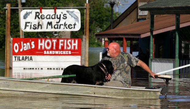 Residents of Grafton move to higher ground as Mississippi River crests